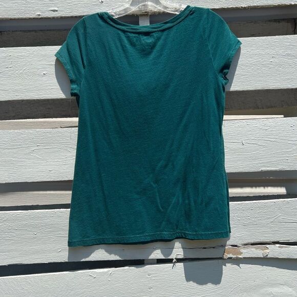 Flower Detail LOFT Tee - Picture 5 of 8